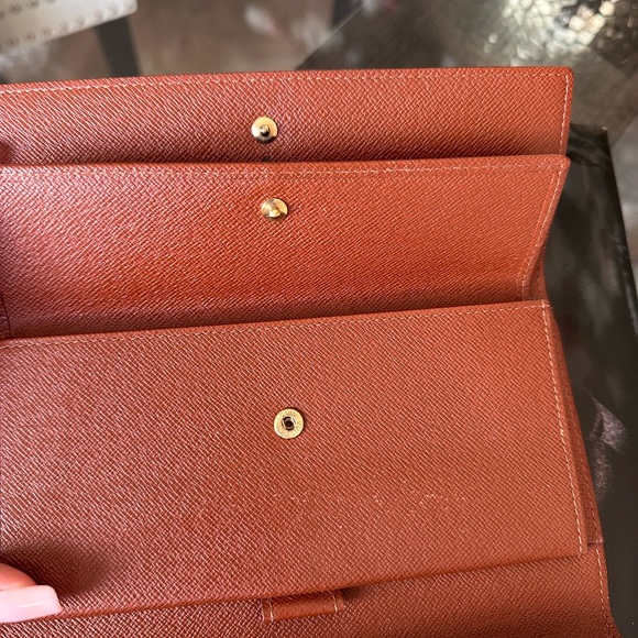 LV Monogram International TH0048 - Picture 4 of 9